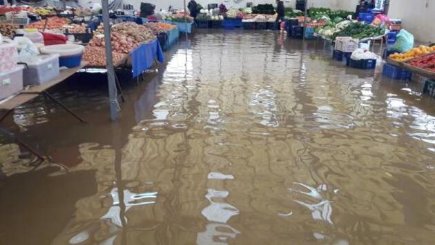 antalya'da şiddetli yağmur: 61,8 kilogram yağış düştü