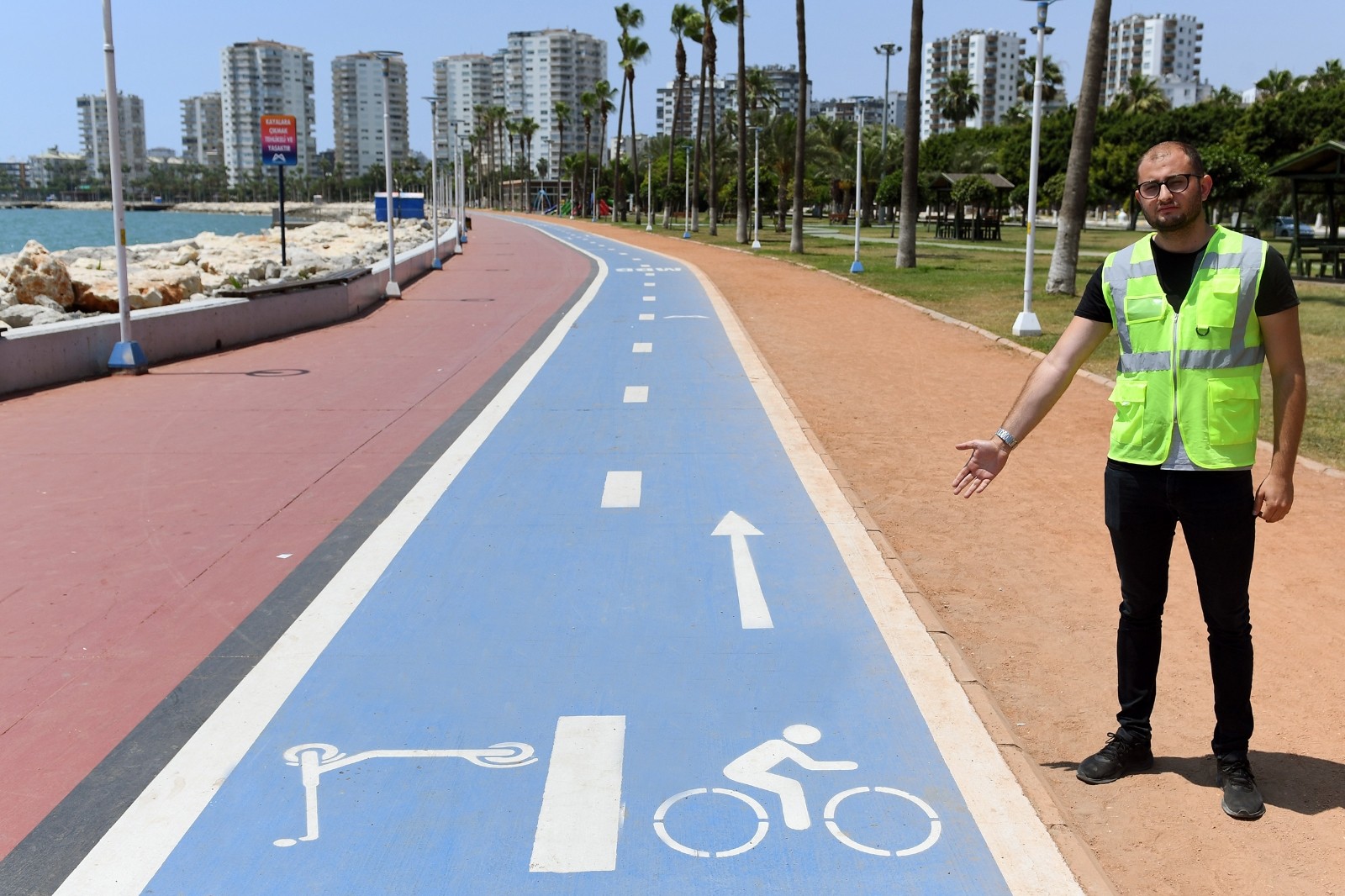 mersin buyuksehir belediyesinden yayalara ‘bisiklet yolu