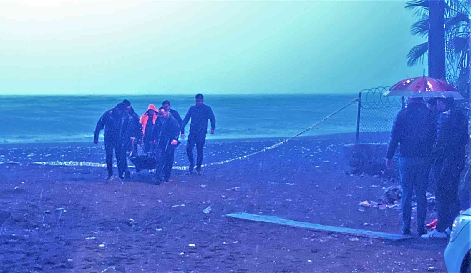 mersinde sahilde erkek cesedi bulundu d7fbadf